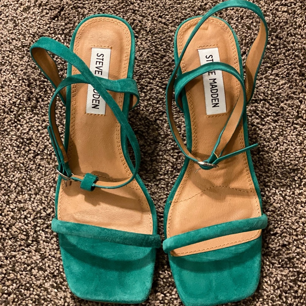 suede green S.M heels.Brand new. Excl. condition.